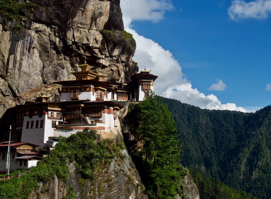 places to visit bhutan in april