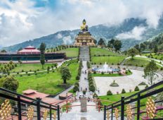 pelling yuksom ravangla tour